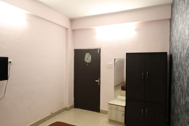 Room 15 of 54