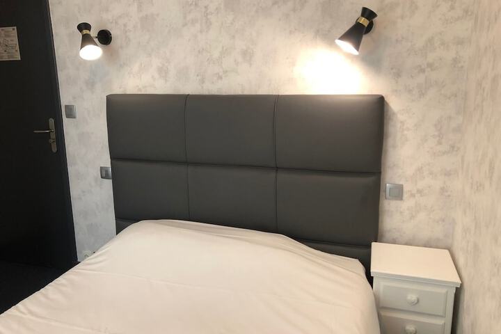 Room 10 of 37