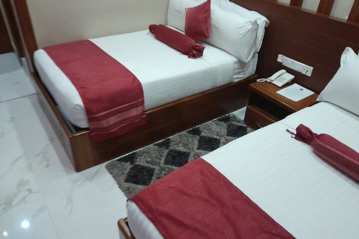 Room 5 of 119