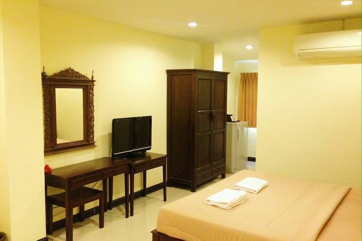 Room 12 of 24