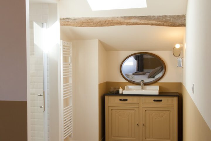 Room 12 of 14