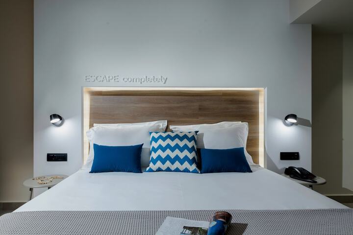 Room 8 of 52