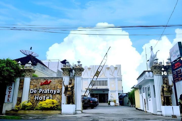 Votel Hotel DePratnya Kediri
