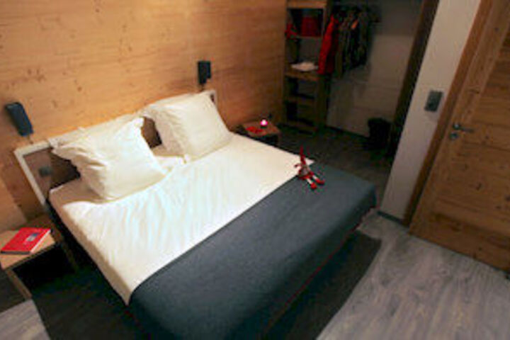 Room 12 of 34