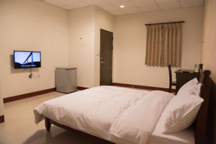 Room 8 of 24