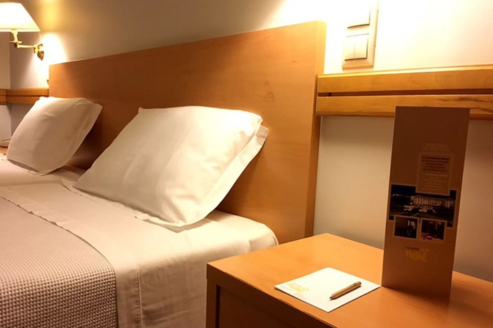 Room 10 of 80
