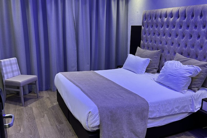Room 12 of 40