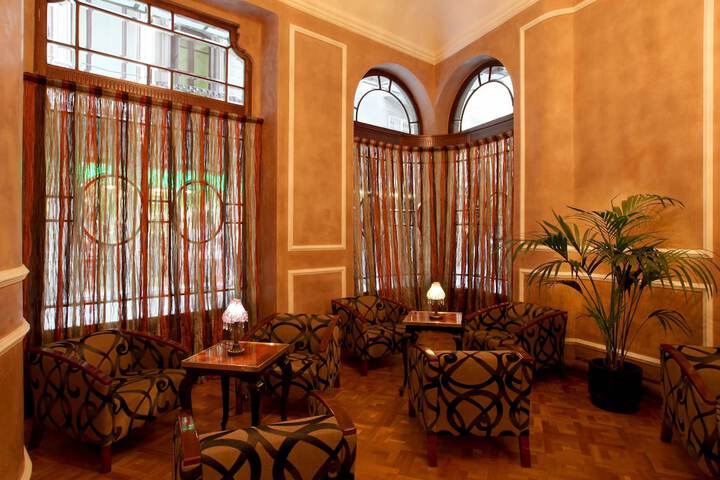 Guest Lobby