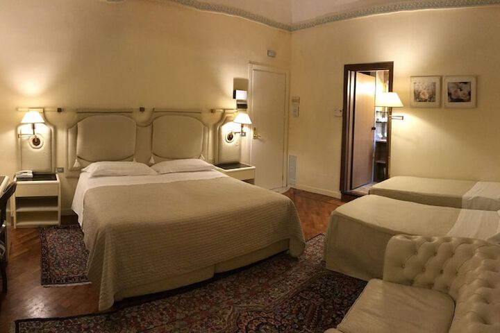 Room 4 of 31