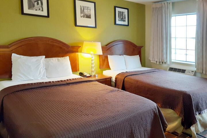 Standard Room, King or Two Doubles (1 of 11)