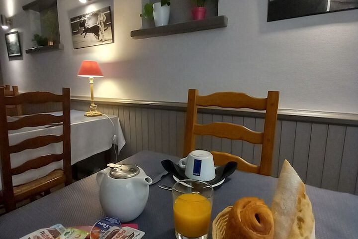 Breakfast/Coffee Service 21 of 30