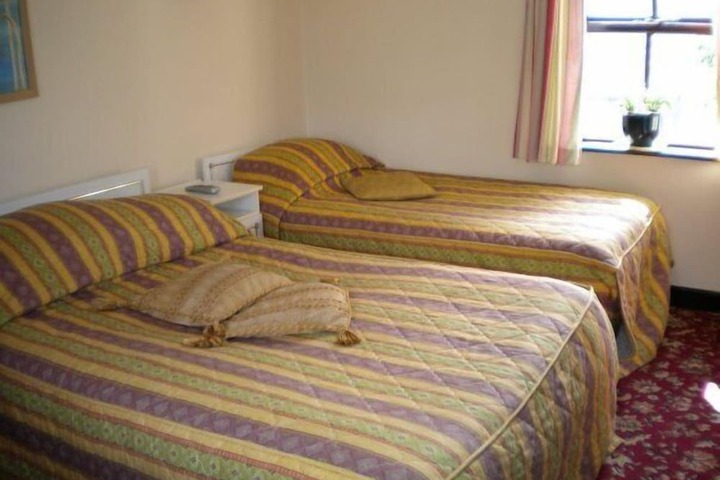 Room 4 of 11