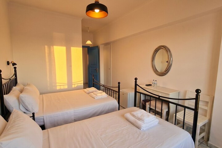Room 10 of 48