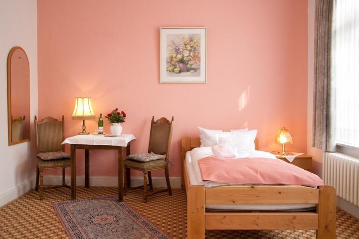 Room 10 of 39