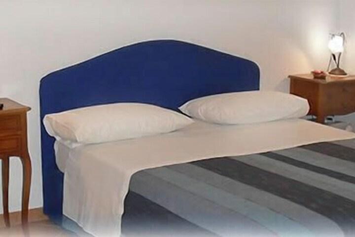 Room 8 of 41
