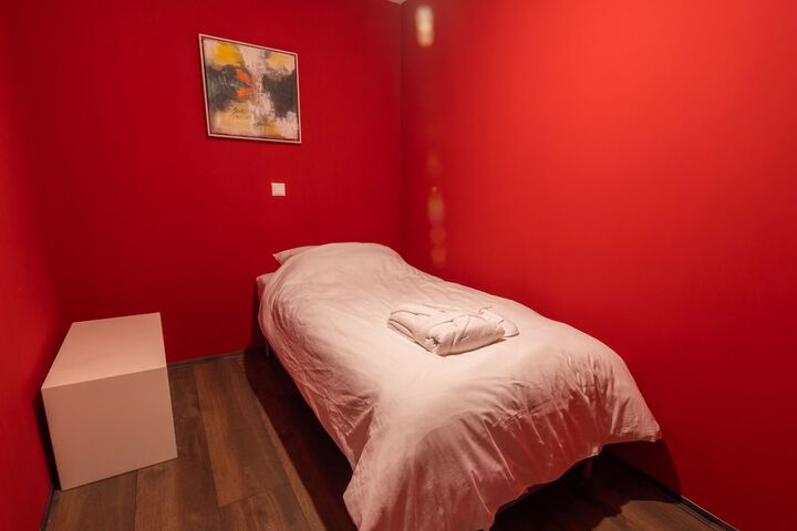Room 12 of 21