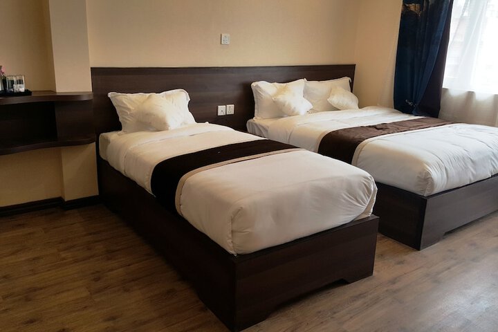 Room 4 of 42