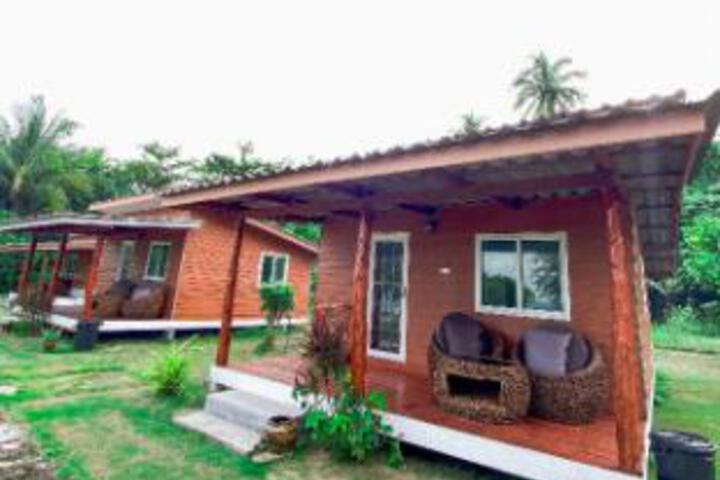Kohhaiseafood bungalows