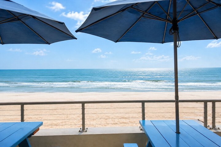 Beach bar