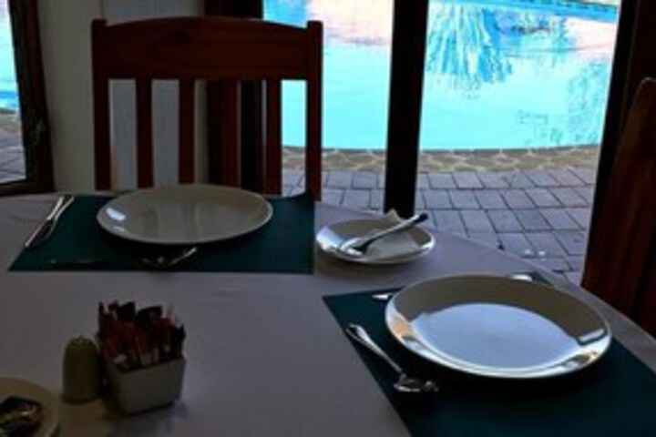 Dining 6 of 42