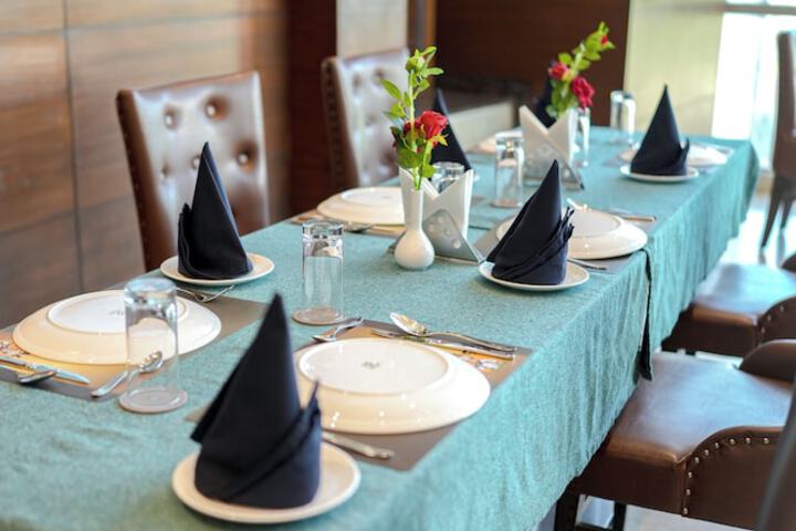 Dining 40 of 50