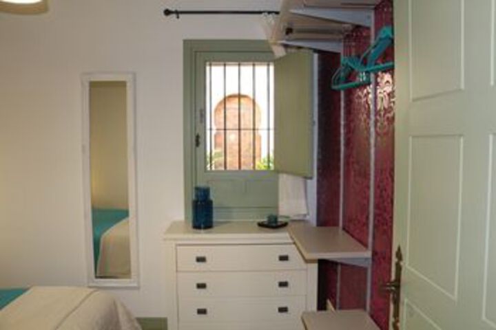 Room 8 of 21