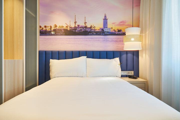 Room 6 of 43