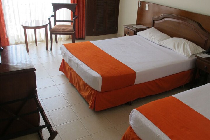 Room 4 of 26
