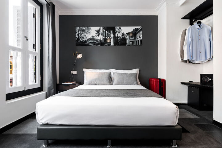 Room 14 of 37