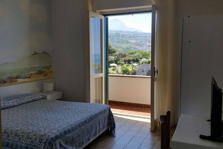 Room 14 of 15