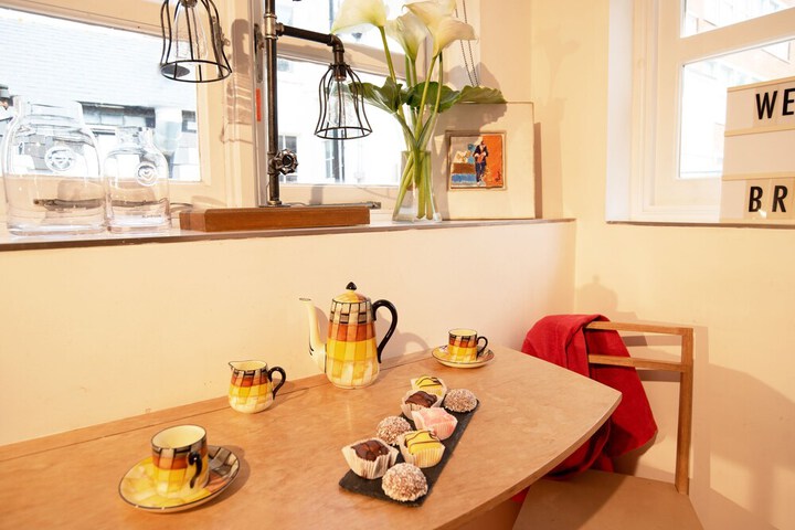 Breakfast/Coffee Service 34 of 39