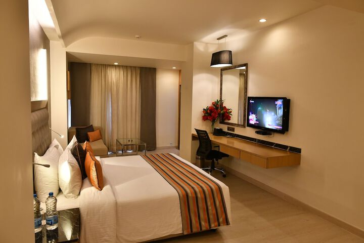 Room 6 of 95