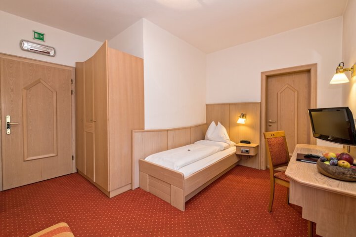 Room 14 of 62
