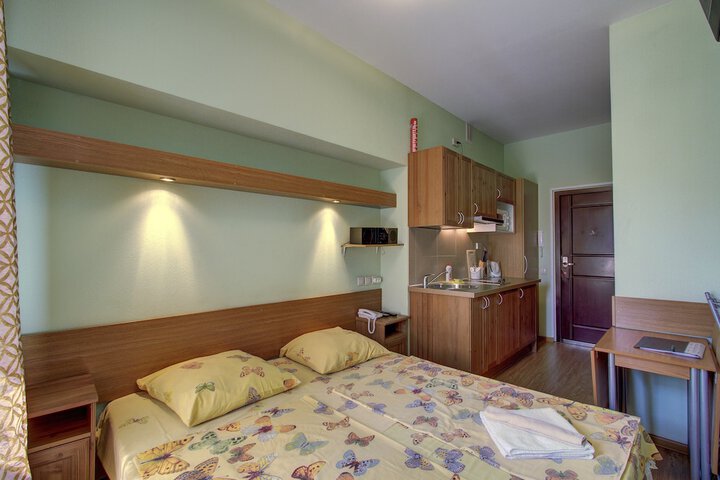 Room 9 of 27
