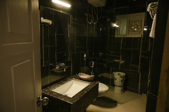 Room 29 of 63