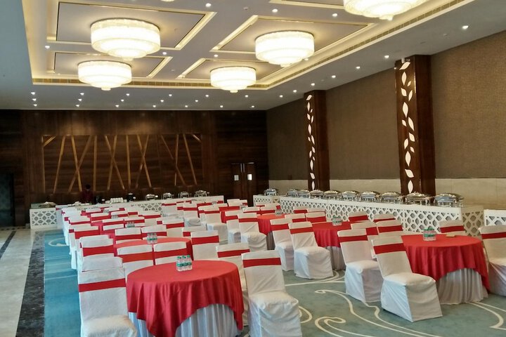Ballroom/Hall 37 of 45