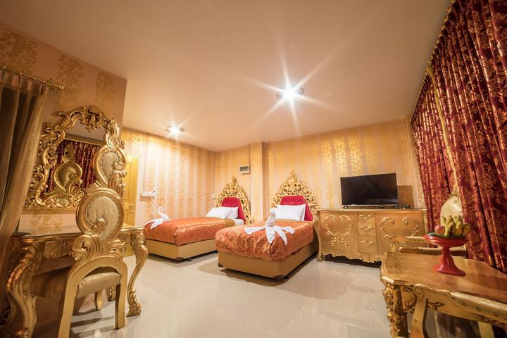 Room 10 of 41