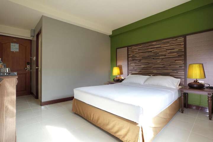 Room 7 of 98