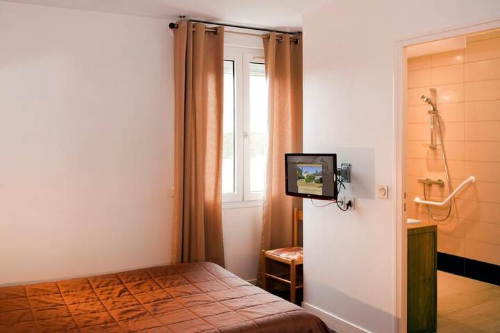 Room 16 of 38