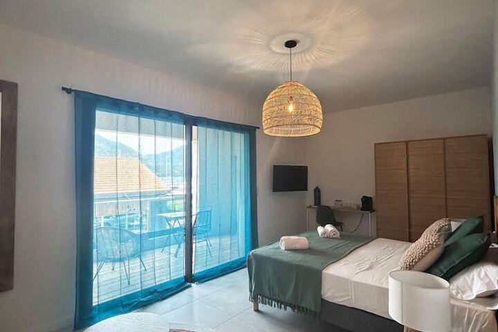 Room 4 of 27