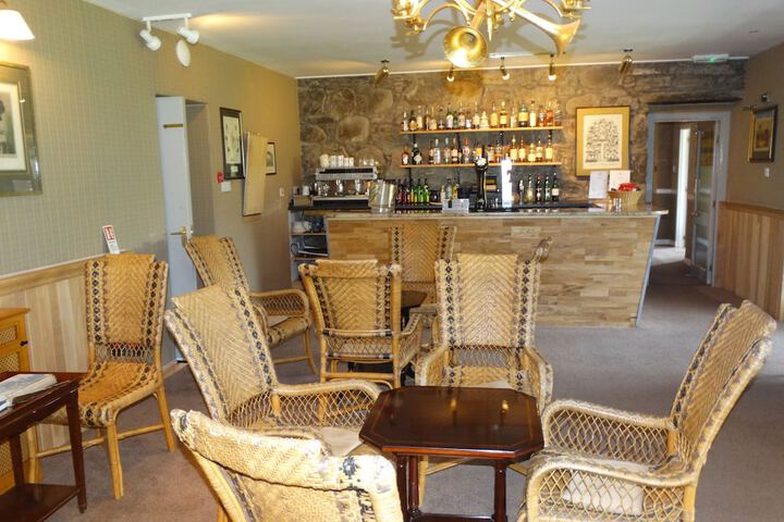Lounge 37 of 70