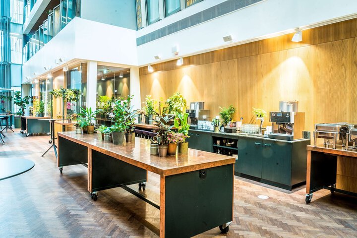 Entrance & Lobby