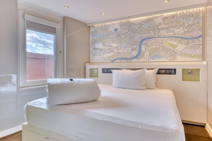 Room 10 of 26
