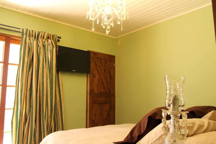 Room 13 of 118