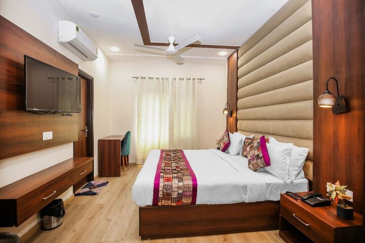 Room 3 of 23
