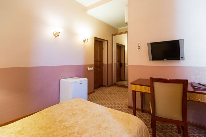 Room 17 of 92