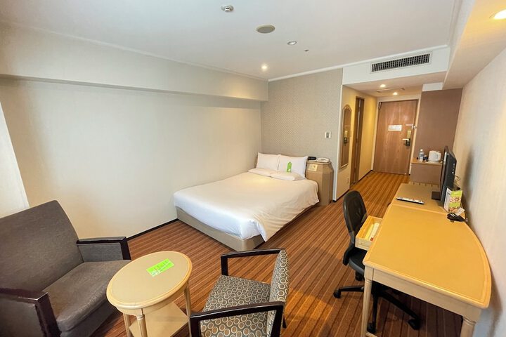 Room 25 of 75