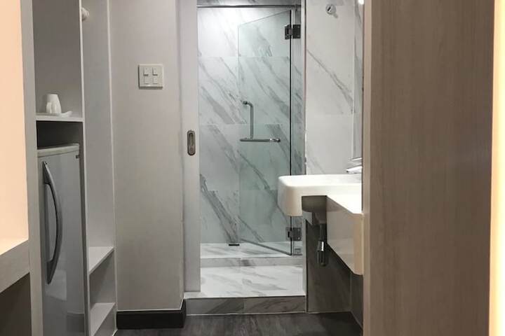 Room 11 of 39