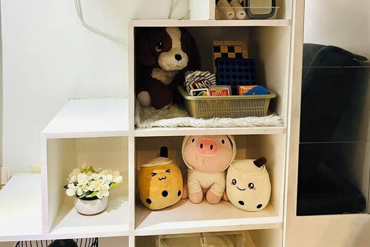 Room 10 of 13