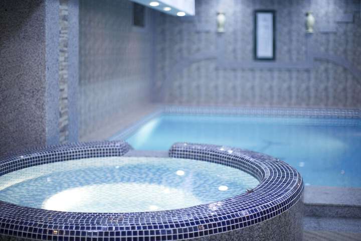 Pool 40 of 86